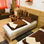 Pensión Melánia 3*