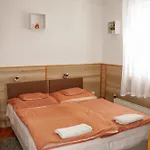 Gasthuis Melania Vendeghaz 3*