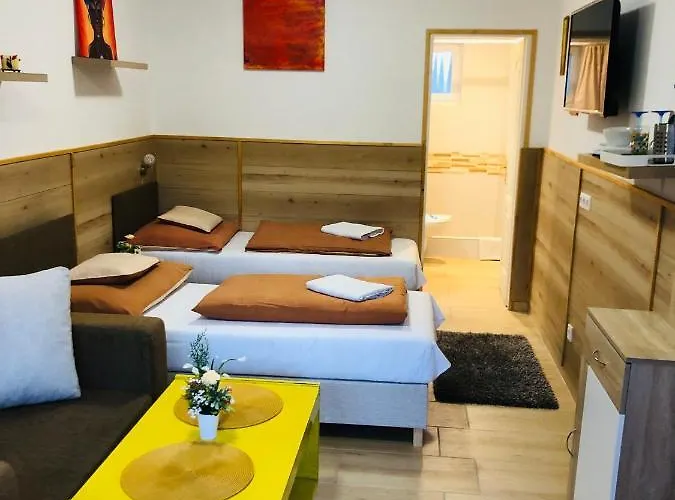 Melania Vendeghaz 3* Balatonfokajar